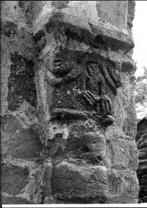 Temple de Lanleff : Détails sculpture Adam